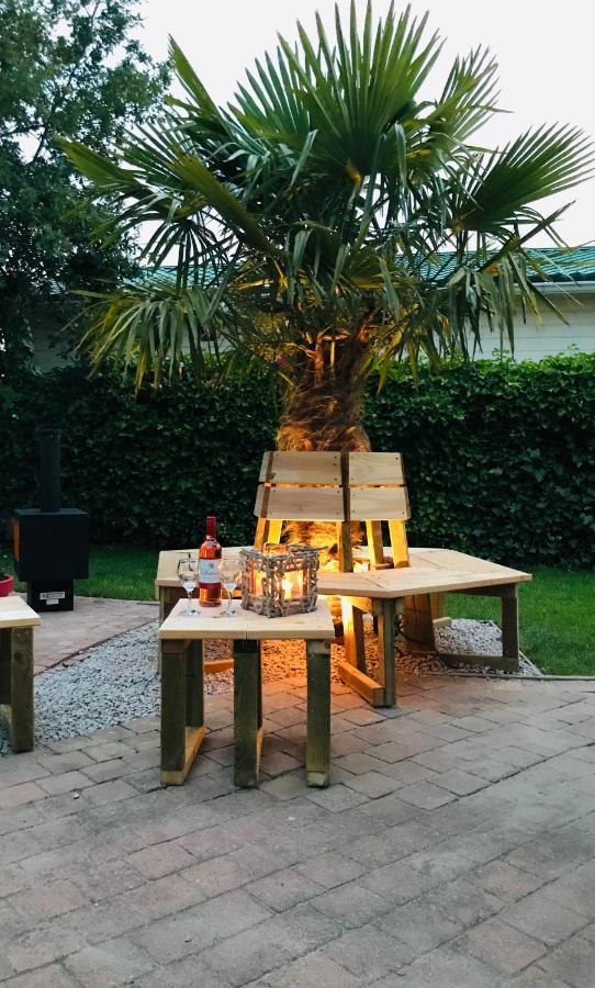 De Corner Van Zeeland Met Jacuzzi 圣安娜兰 外观 照片