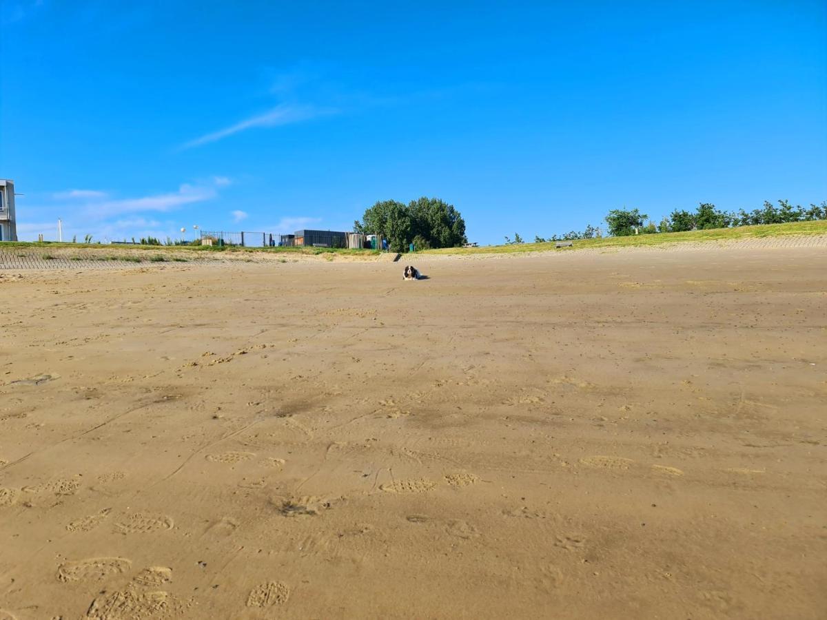 De Corner Van Zeeland Met Jacuzzi 圣安娜兰 外观 照片