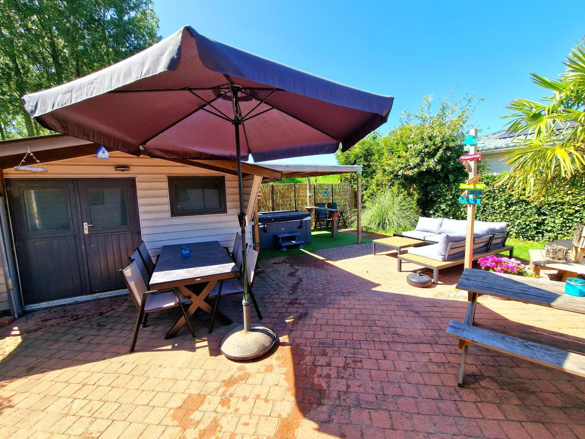 De Corner Van Zeeland Met Jacuzzi 圣安娜兰 外观 照片