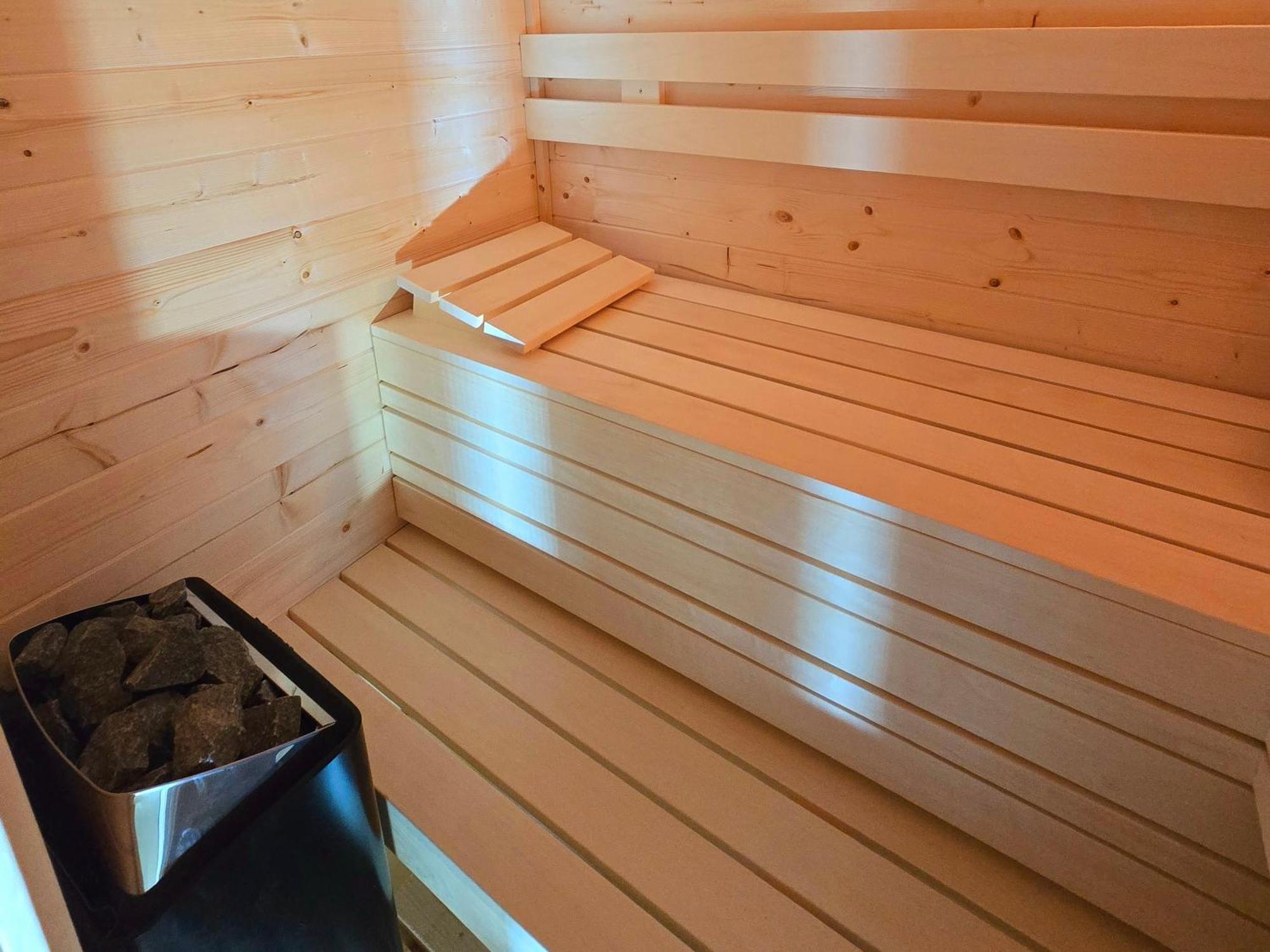 De Corner Van Zeeland Met Jacuzzi 圣安娜兰 外观 照片